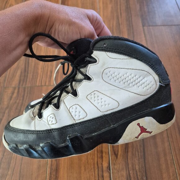 Youth Size 2 Air Jordans - Picture 1 of 6